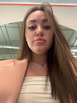 Chat XXX en directo de KiraSunshine