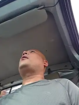 123wcnmlgb123's Live XXX Chat