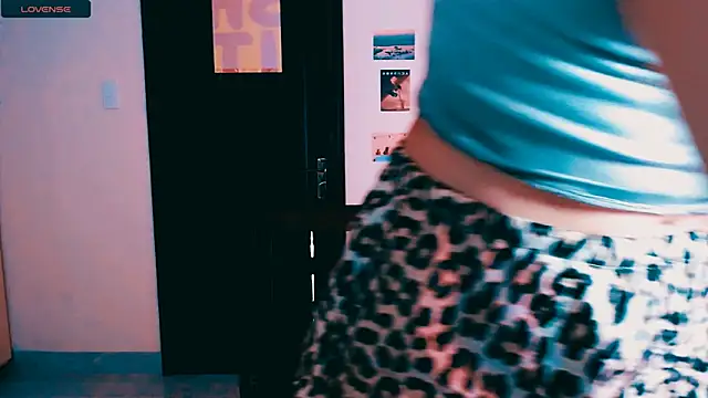 Cosmo_Riri Live XXX Chat