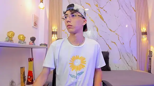 Nikolay_Gregori 라이브 XXX 채팅