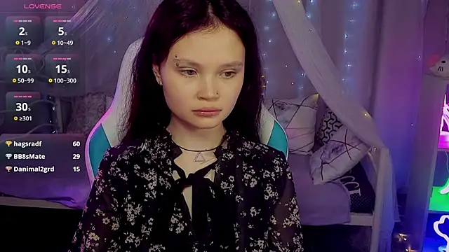 EmilyChaves Adlı Modelin Canlı XXX Sohbeti