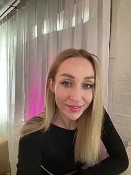 AnesaKis Chat XXX in diretta