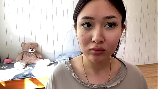 Chatroom XXX en direct de YourMiIa