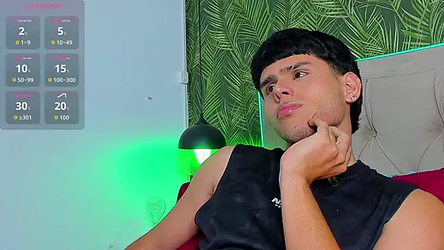 Nathaniel_Park: онлайн-секс-чат