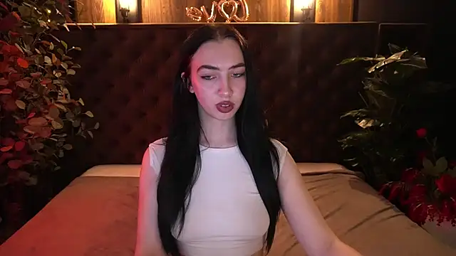 WildKittenX_ Adlı Modelin Canlı XXX Sohbeti