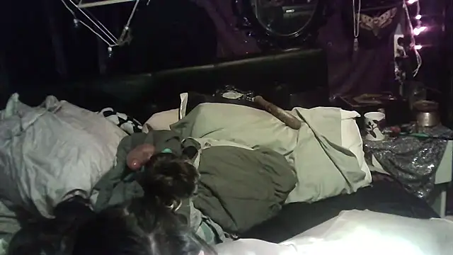 Pokazy przed kamerką – allymoon1369