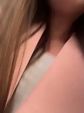 Chat XXX en directo de KiraSunshine