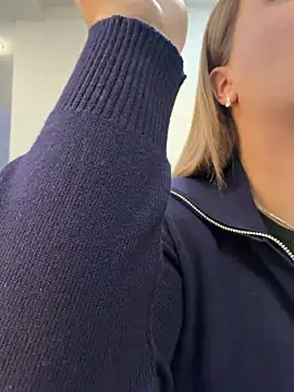 KilianaNoir 网络视讯表演