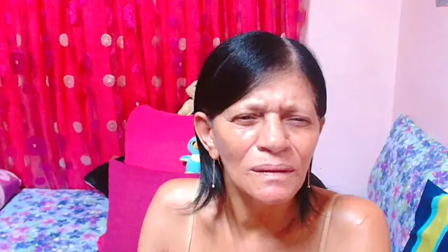 SLUTTYROXY 即時 XXX 聊天