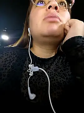 LYNDYTTAFULLL's Webcam Show