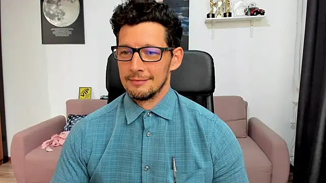 دردشة BrutusK08 الجنسية المباشرة