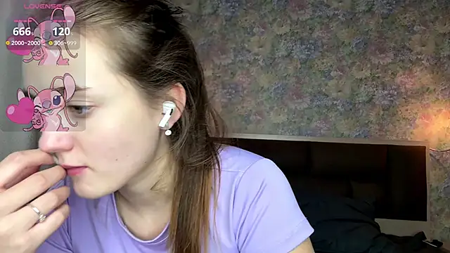 LoraDavi's Live XXX Chat