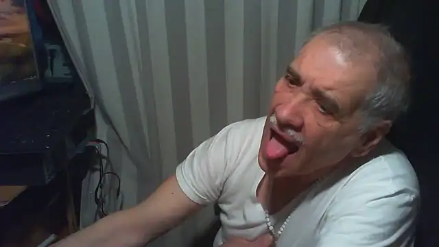 nonnomaturobisex Show in webcam