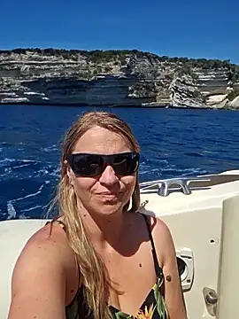 BLONDKICIA1 – Kamerová šou