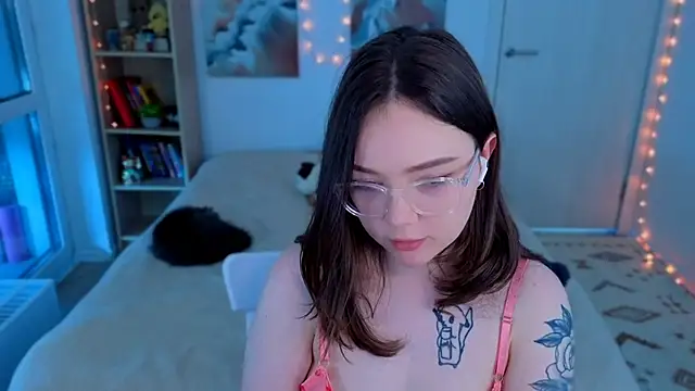 MilenaSaint Adlı Modelin Canlı XXX Sohbeti