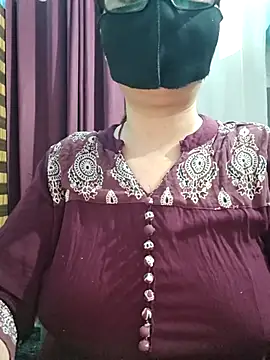 Aishwaryaa_69 Live XXX-Chat