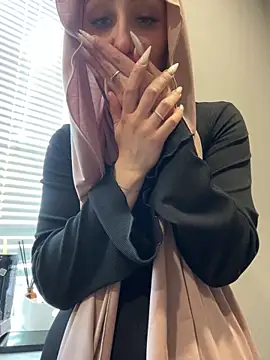 FlexibleDoll_ Adlı Modelin Canlı XXX Sohbeti