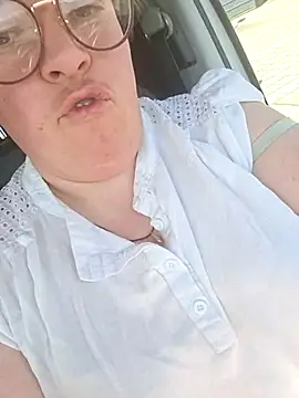 Chat +18 de Bella_Blue6 ao vivo