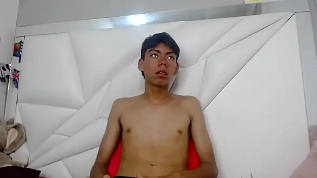 Liarr_ Adlı Modelin Canlı XXX Sohbeti