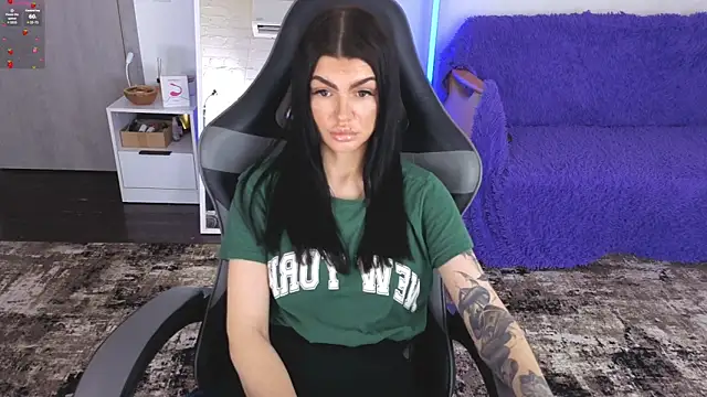 Show modela AnacondaOnn na web-kameri