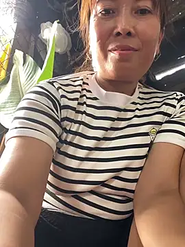 Linaannn Show in webcam