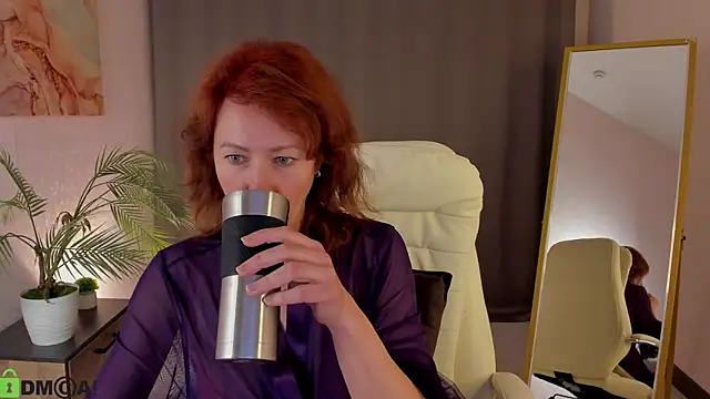 Chat +18 de LeticiaRomano ao vivo