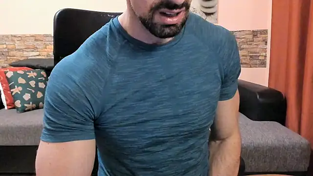 HotHunkTrainer Chat XXX in diretta