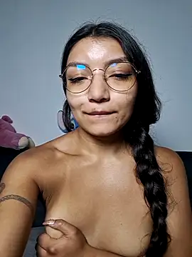 Aby_Moreau live XXX chat