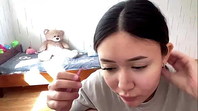 Chatroom XXX en direct de YourMiIa