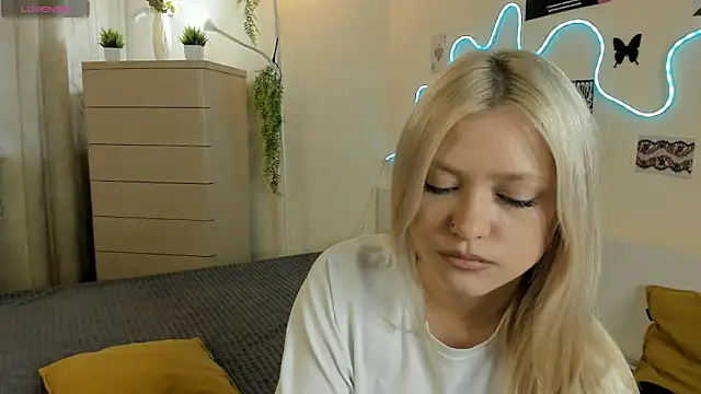 MidnightPoise webcam show