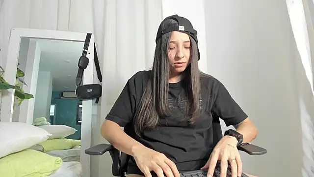 ViictoriiaSaenz's Live XXX Chat