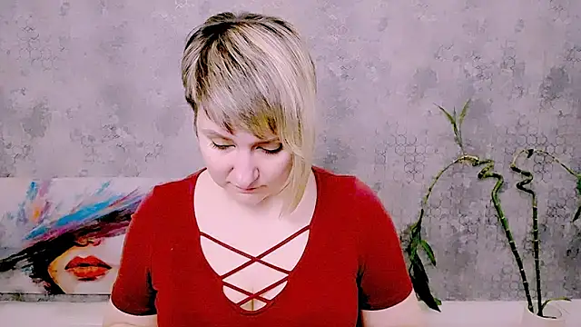 Djullia Live XXX-chat