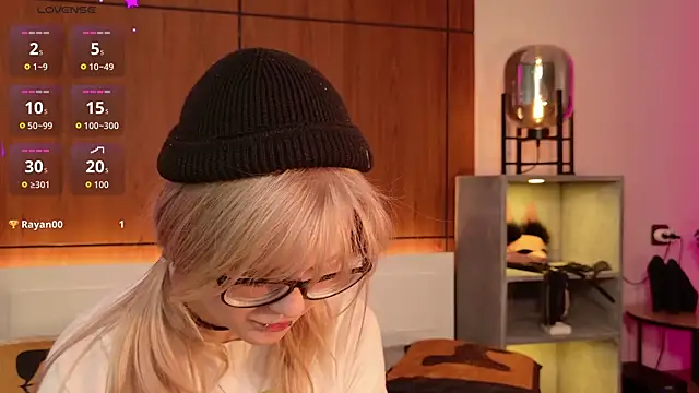 MoliQin's Live XXX Chat