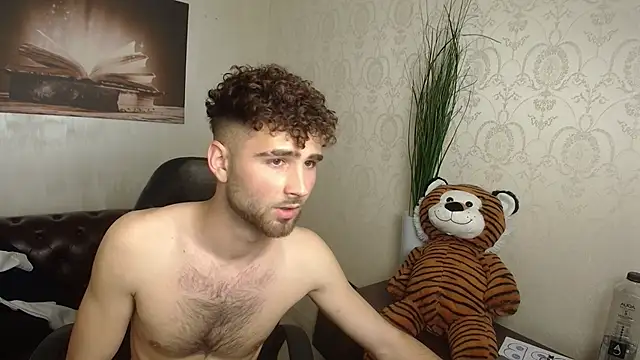 Вебкам-шоу KyloEast