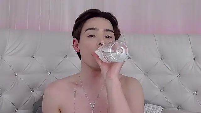 RobbyCharming Adlı Modelin Web Kamerası Şovu