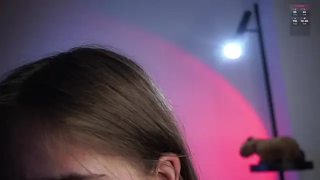 ClarineCaseboltのライブXXXチャット