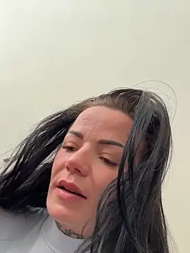 SkinnyLilly's Webcam Show