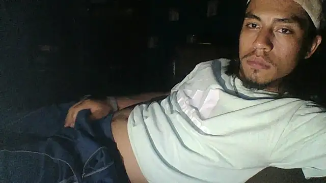 AlexAlejandro13のウェブカメラショー