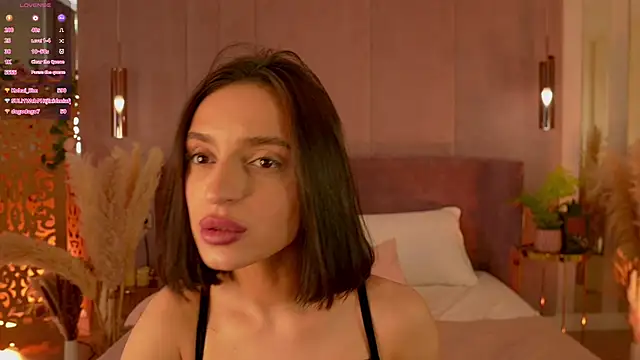 AdoraCortes Chat XXX in diretta