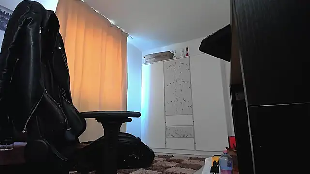 liamaesthetic webcam show