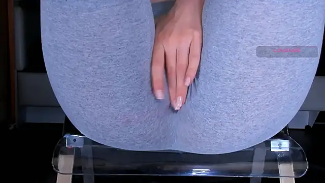 Cameltoe_squirt_inPants' Live XXX Chat