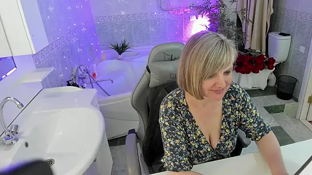 BettyGibsonn live XXX chat