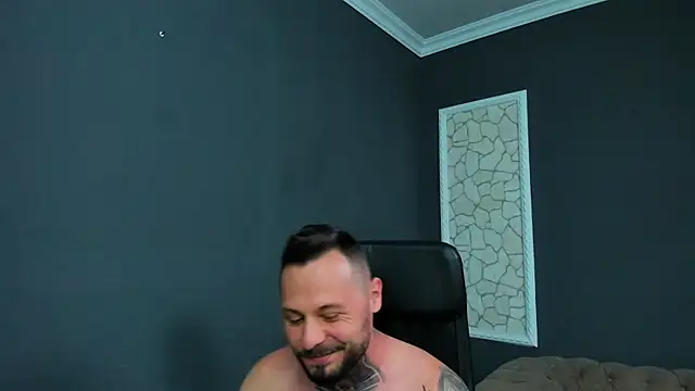 BrianHunts Adlı Modelin Canlı XXX Sohbeti