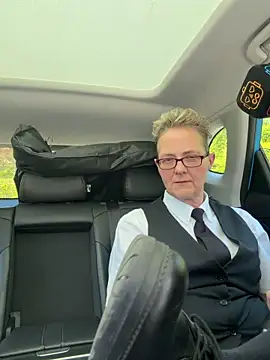 Curvy-Jinxn Live XXX chat