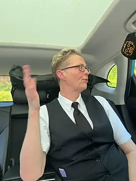 Chat XXX en directo de Curvy-Jinx