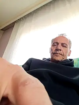 Meliwem12 Show in webcam