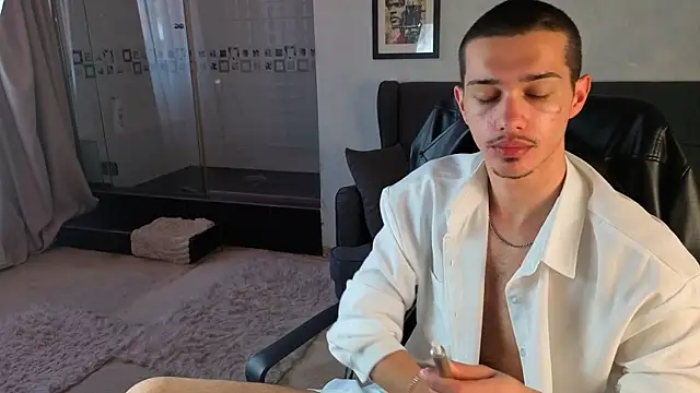 XXX chat uživo modela KaydenDrew