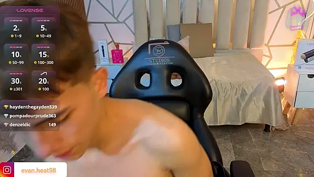 EVAN_TAY Webcam show