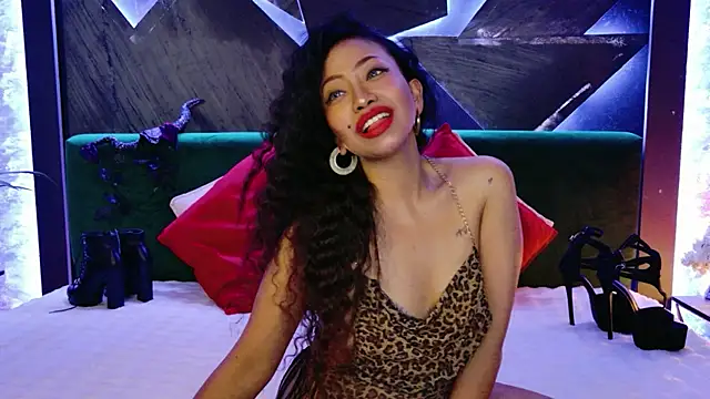 ElyaQuinn 现场XXX聊天