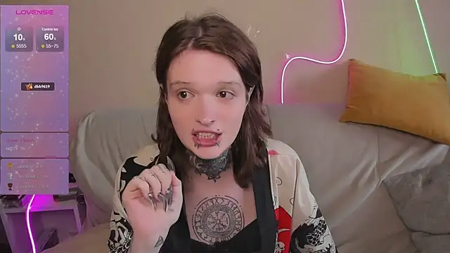 Simona_Rain 即時 XXX 聊天